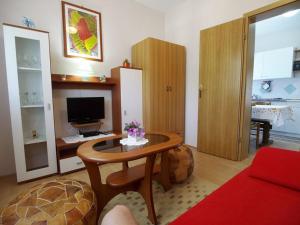 Apartment in Rab with Seaview, Balcony, WIFI, Washing machine (3728-1)