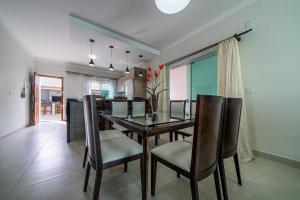 125 - Casa Mariscal espaçosa com área gourmet.