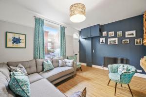 3-Bedroom Stylish & Spacious Townhouse, Perfect for Groups and Family, Sleeps 6 with Free On-Street Parking Permit, Southsea - WORK CONTRACTORS OFFER AVAILABLE! - by Blue Puffin Stays