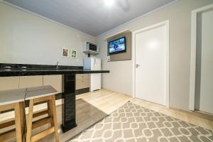 022 - Residencial com Piscina e Jacuzzi em Bombas