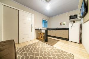 022 - Residencial com Piscina e Jacuzzi em Bombas