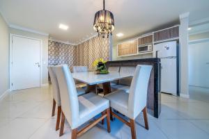 141 - Apto com vista mar à 50m da praia