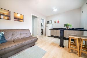 026 - Residencial com Piscina e Jacuzzi em Bombas