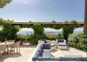 LE CASTEL ROSE Super Cannes, face aux Îles de Lérins