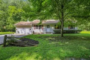 Kickapoo Creekside Escape - دانفيل