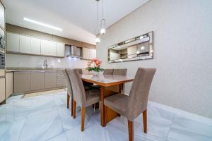 203 - Conforto e estilo a 350m da Praia de Bombas