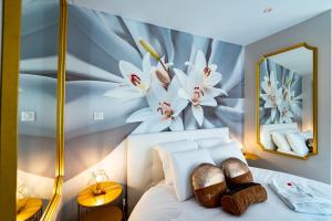 Maisons d'hotes Studio romantique jacuzzi ou spa balneo privatif et jardin Au temps des cerises La Ciotat : photos des chambres