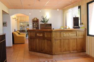 Hotels Hotel Restaurant Logis La Meridienne : photos des chambres