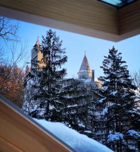 QUEEN’S HEART GUESTHOUSE