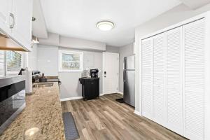 New! Warm & Cozy 3BR w Hot Tub, Firepit & BBQ!