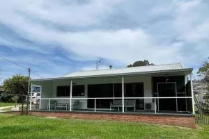 Milk Wharf Cottage - Wallis Lake - Wootton