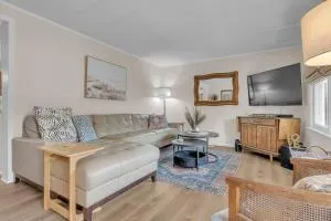 Pet friendly - steps to water! - Salter Path