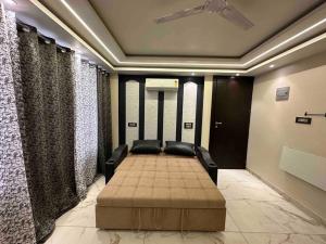 Himalayan Hideaway: 1 BHK Luxury Apartment