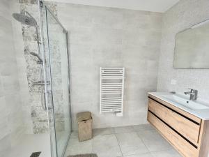 Maison moderne, 4 chambres, 150m de la mer, terrasse, WIFI, quartier calme - FR-1-231-291