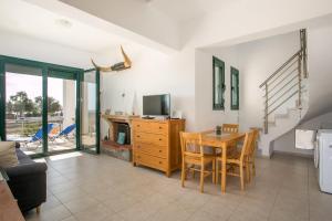 Kellys Beach House 2