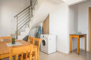 Kellys Beach House 2