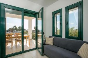 Kellys Beach House 1