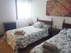 Charming & Spacious Apartment in Historic Centre & short walk to Beach