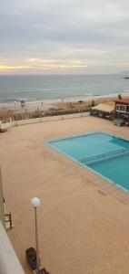 Apartment am Meer mit Pool