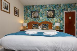 Superior King Room room in Adelaide Lodge - Town Centre - Opposite Winter Gardens