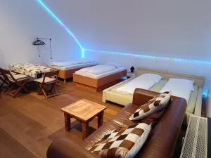 In Villa 56 qm Apartment, 24 h Check-in,free parking - Altwarmbüchen
