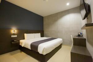 1 Hotel Signature