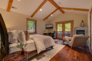 Starlight Retreat at Grays Crossing