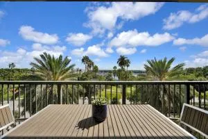 Gorgeous Spacious 2bed 2bath Bayview In Grove - Ocean View Heights