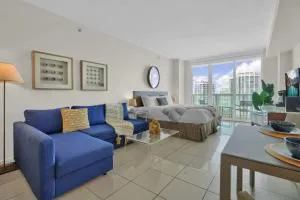 Beautiful Blue & Gold Studio With Ocean View - Coconut Grove