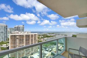 Beautiful Blue & Gold Studio With Ocean View