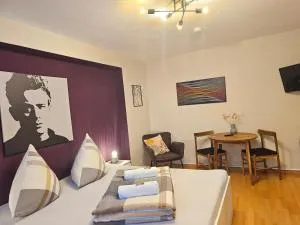 Doppelzimmer 1 I geteiltes Bad & Küche I mit dem Zug nur 4 min bis zum Hauptbahnhof - 格洛特尔塔尔