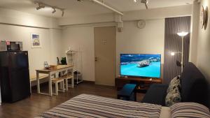 Papilukas Room Kalibata City - Studio Gold