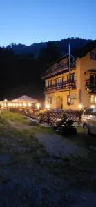 PENSIUNEA Mari Haus - 波亚纳默鲁卢伊