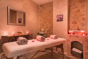 Hotels La Bastide De Tourtour Hotel & Spa : photos des chambres