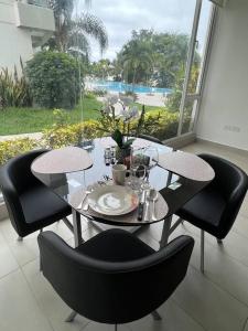 Luxury apartment on a beach front building, Manta.