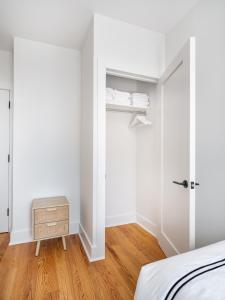 Modern Three Bedroom Brooklyn Condo-Hotel