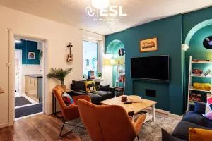 3 bedroom House - Next to Wrexham FC Racecourse Stadium - Gresford