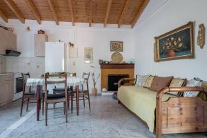 Beautiful cottage house at Mesokampos