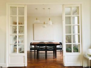 Appartements Central & Calm 2-4p. Mid Century Modern Apartment : photos des chambres