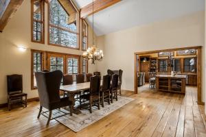 Large Luxury 6 bedroom Family Home