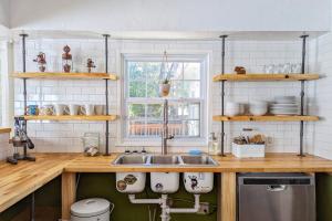 The Garden House of Downtown Manitou Springs