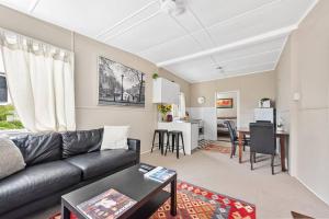 Stylish 1 Bedroom Apartment ~ New Farm