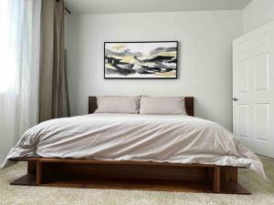 Serene King Bed Condo, MDR