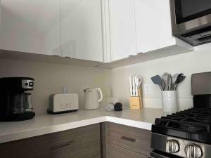 Serene King Bed Condo, MDR