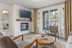 W116 NEW! Central Canmore- Whimsical Mountain Retreat