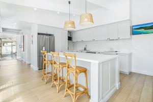 Peaceful & Stylish Retreat, Noosa Heads