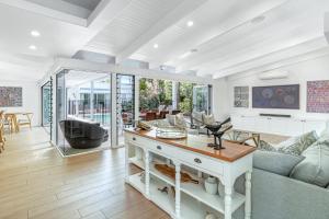 Peaceful & Stylish Retreat, Noosa Heads