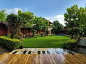 Red Stone Resort - Vāshi