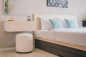 Modern Condo in Nimman (F807) by Pimolplace