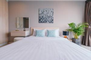 Modern Condo in Nimman (F807) by Pimolplace